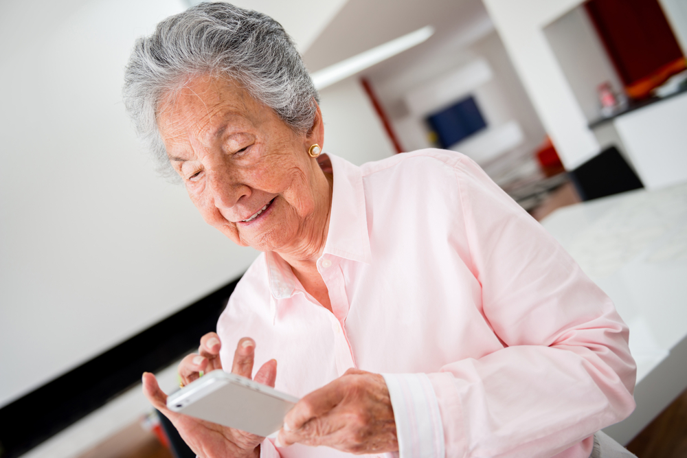 Will Older patients use an app for medical image access?
